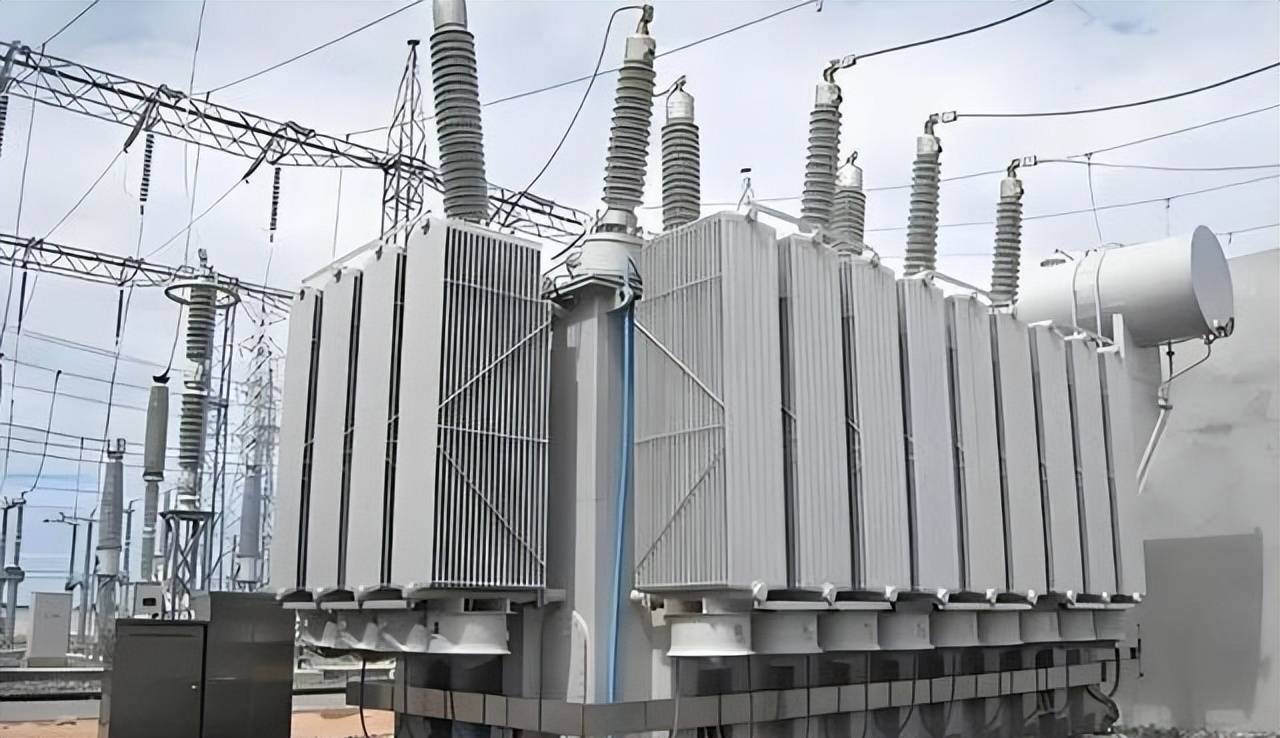 原来马斯克没说错！全球抢的不是芯片而是中国随处可见的变压器